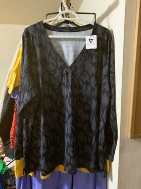 Active Zone Black V-Neck Long Sleeve Tunic 2X